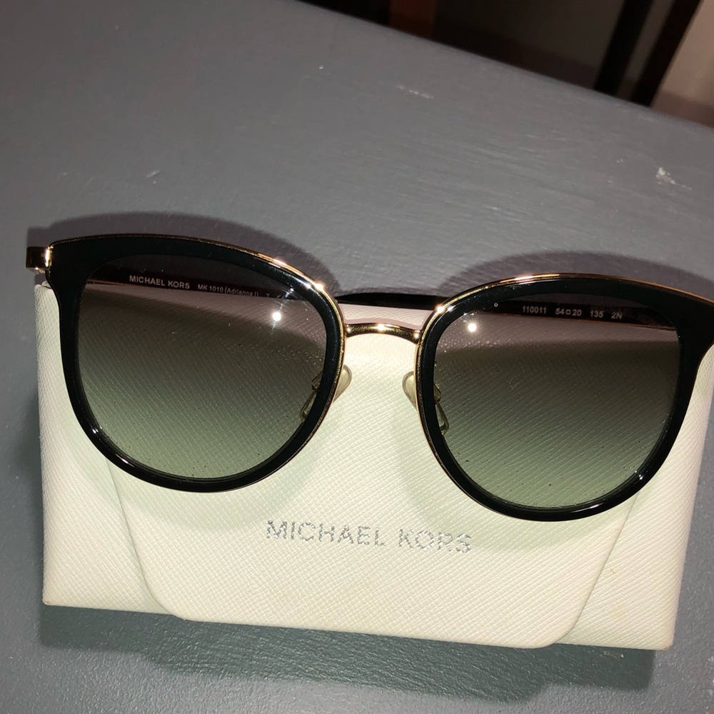 Michael Kors Sunglasses - Picture 5 of 6
